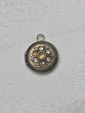 Vintage Miniature Tiny Pendant Locket - Repair [ Read Details ]